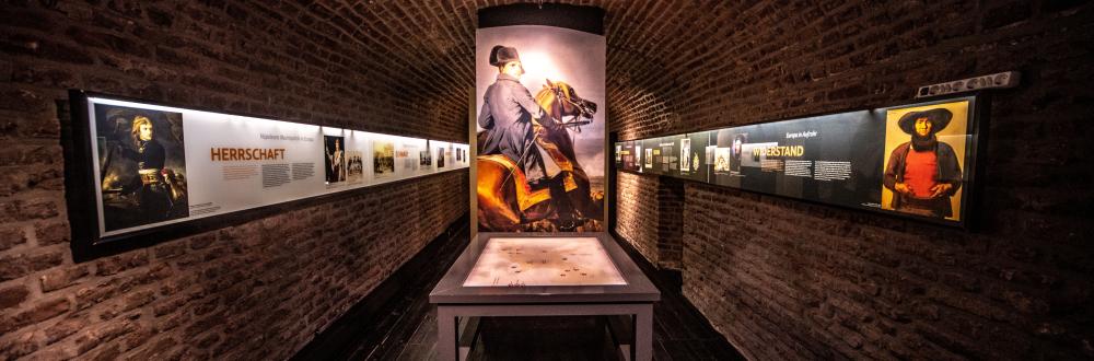 Innenansicht der Ausstellung in der Schill-Kasematte