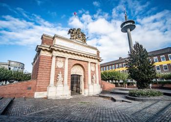 Das Berliner Tor - Gesamtansicht Richtung Bahnhof