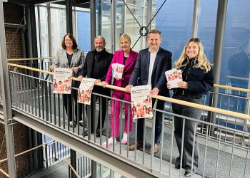 v. l.: Bürgermeisterin Ulrike Westkamp, Cihan Sarica (Vorsitzender des Integrationsrates), Dr. med. Daniela Rezek, Beigeordneter Rainer Benien und Lotte Goldschmidtböing (Integrationsbeauftragte der Stadt Wesel)