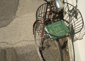 Fahrrad mit Buch