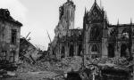 Der nach dem Krieg fast völlig zerstörte Willibrordi-Dom (Südseite)