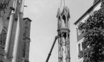 Montage des Dachreiters am Willibrordi-Dom am 20. Oktober 1994