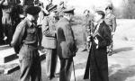 Churchill, Montgomery und Alanbrooke besuchen in Walbeck einen Gottesdienst, 25. März 1945