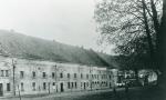 Ehemalige Kaserne VIII, in der seit 1993 Teile der Restaurierungswerkstadt des Stadtarchivs und die Musik- und Kunstschule untergekommen sind (nach 1920)