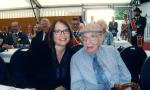 Ernest Kolman besucht gemeinsam mit Bürgermeisterin Ulrike Westkamp ein Schützenfest.
