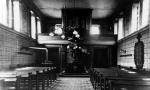 Innenansicht (in Richtung Altar) der evangelischen Kirche in Büderich (zwischen 1898 und 1930)