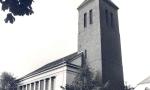 Außenansicht der evangelischen Kirche in Büderich (1986)