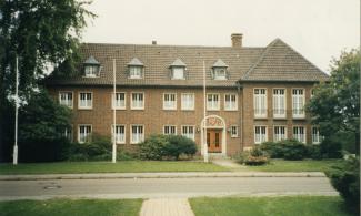 Rathaus in Obrighoven-Lackhausen an der Birkenstraße, 1950/52 erbaut