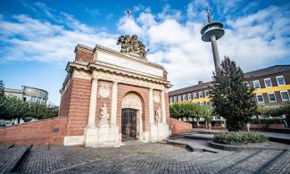 Das Berliner Tor - Gesamtansicht Richtung Bahnhof