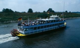Die „River Lady“ im Weseler Hafen (Weseler Hafentag 14.07.1991)