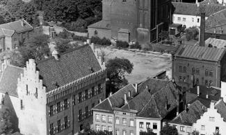 St. Martini um 1937; rechts neben der Kirche standen noch die alten Klostergebäude