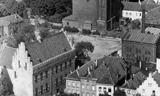 St. Martini um 1937; rechts neben der Kirche standen noch die alten Klostergebäude