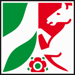 Das Wappen des Landes Nordrhein-Westfalen besteht aus Rhein, Ross und Rose und ist in den Farben Grün, Weiß und Rot gehalten. Neben dem Landeswappen gibt es auch ein so genanntes Nordrhein-Westfalen-Zeichen. Im Gegensatz zu den amtlichen Wappen kann dieses von Jedermann verwendet werden.