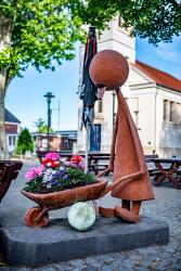 Kappes Bauer Skulptur - Mann mit Schubkarre