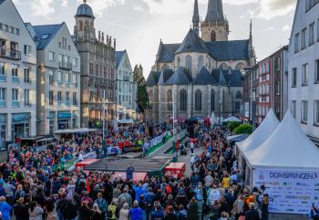 Domspringen auf dem Großen Markt