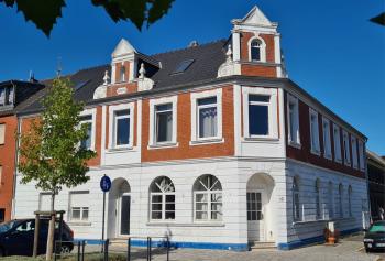 Außenansicht Eckhaus